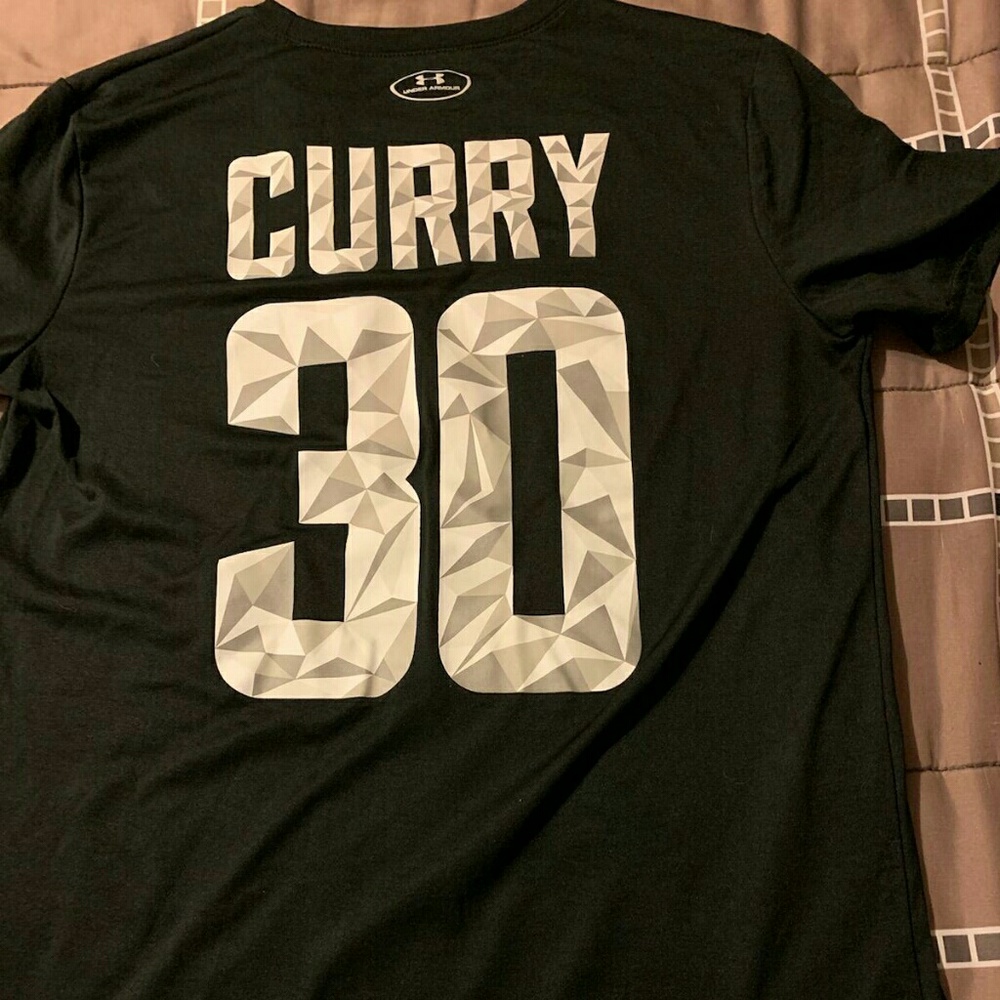 Under armour boys shirt